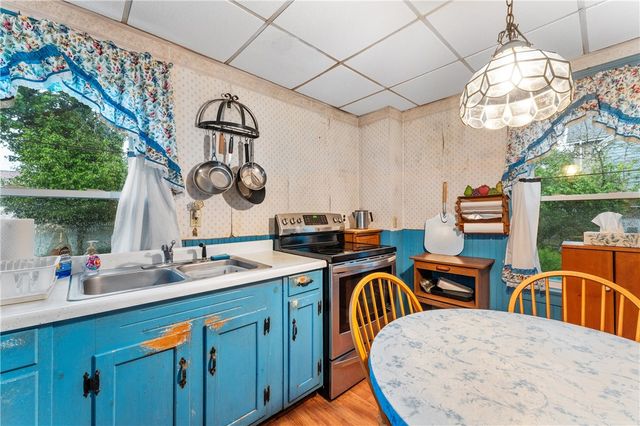 262 Sutton Avenue, East Providence, RI 02914