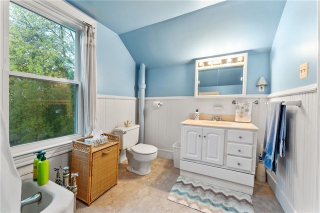 262 Sutton Avenue, East Providence, RI 02914