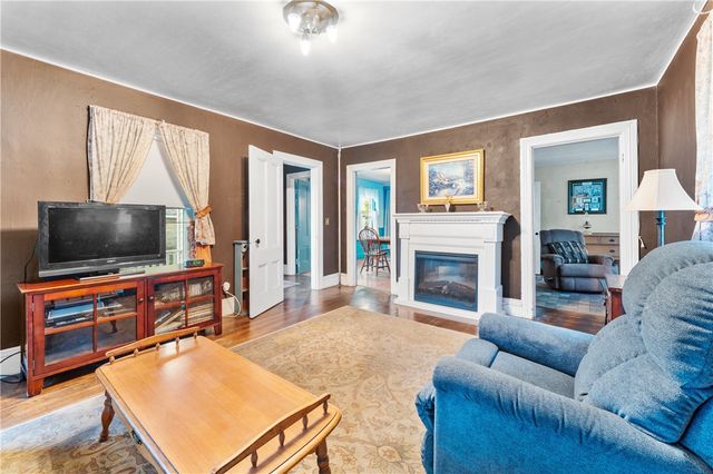 262 Sutton Avenue, East Providence, RI 02914