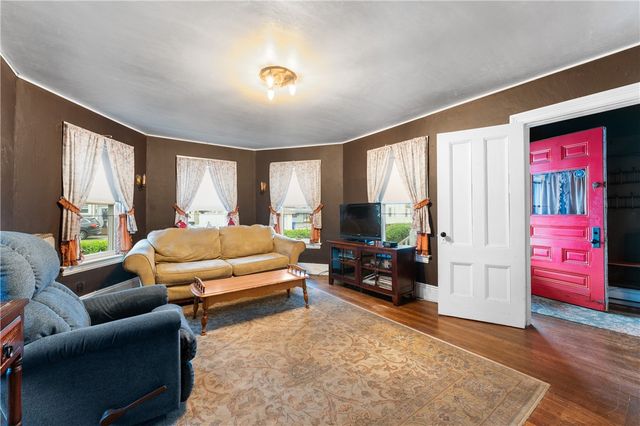 262 Sutton Avenue, East Providence, RI 02914