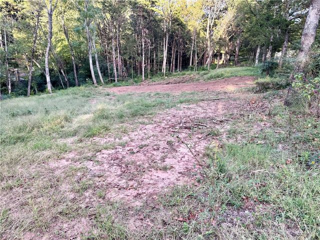 22 River Oaks, Russellville, AR 72802