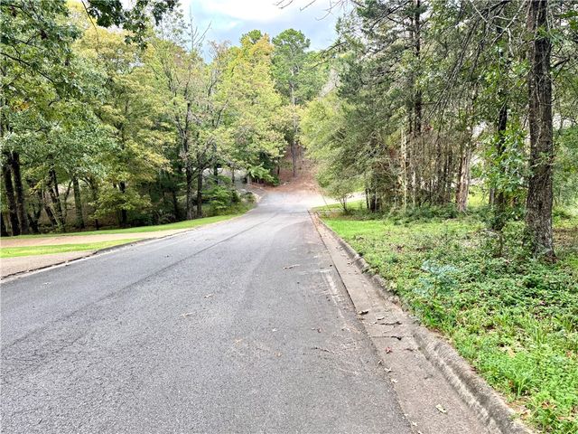 22 River Oaks, Russellville, AR 72802