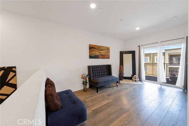 2976 Ripple Pl 201, Los Angeles, CA 90039