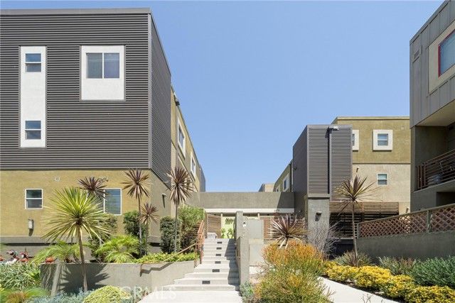 2976 Ripple Pl 201, Los Angeles, CA 90039