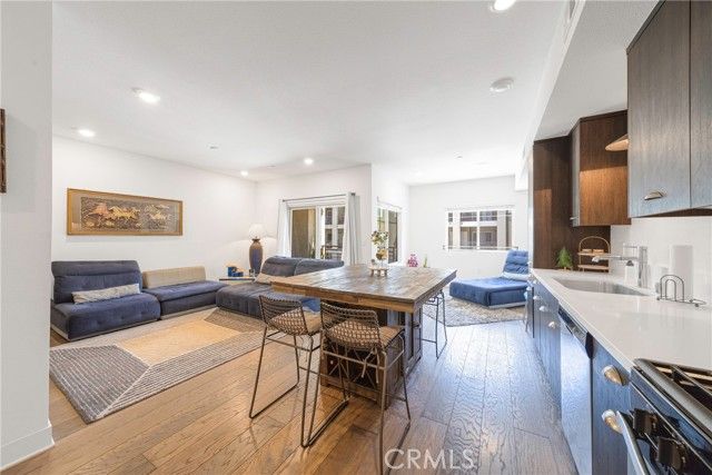 2976 Ripple Pl 201, Los Angeles, CA 90039