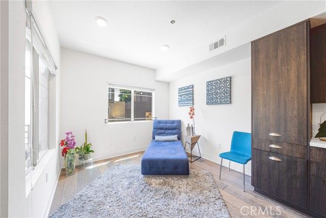 2976 Ripple Pl 201, Los Angeles, CA 90039