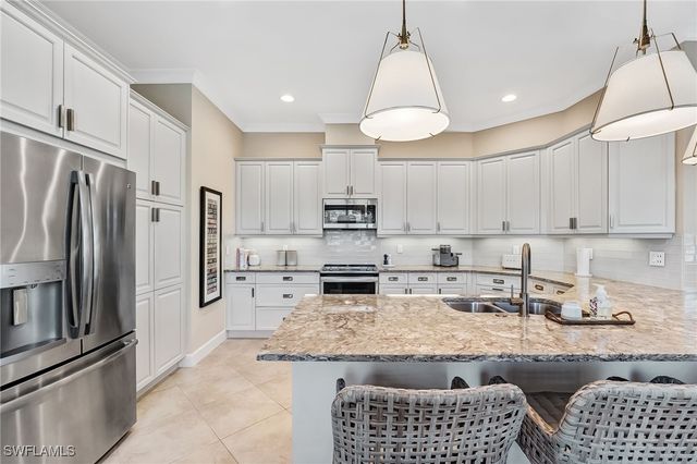 7002 Dominica DR, Naples, FL 34113