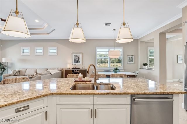 7002 Dominica DR, Naples, FL 34113