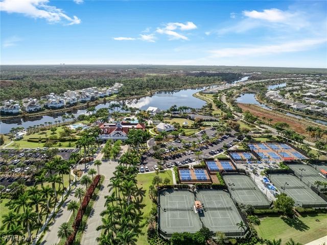 7002 Dominica DR, Naples, FL 34113