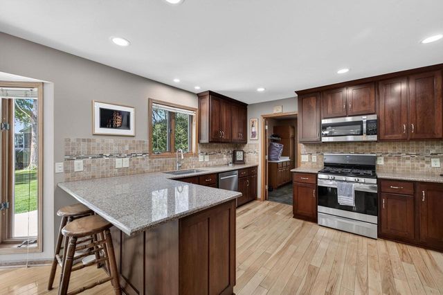 404 Doral Court, Waunakee, WI 53597