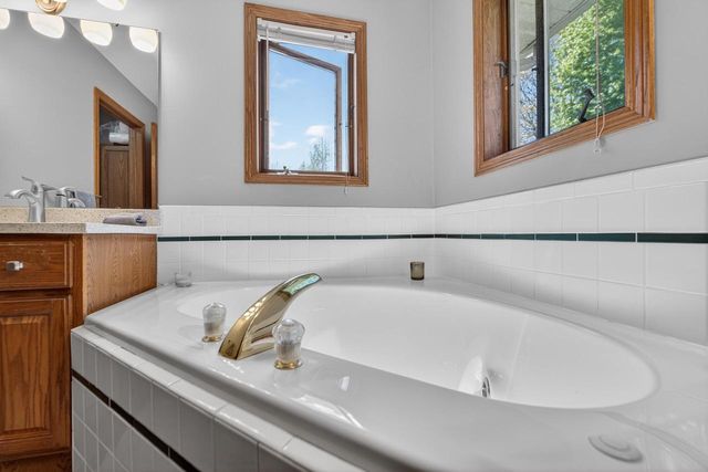 404 Doral Court, Waunakee, WI 53597