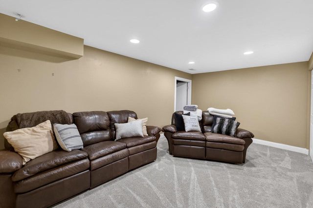 404 Doral Court, Waunakee, WI 53597