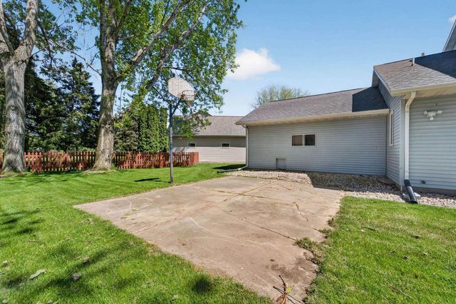 404 Doral Court, Waunakee, WI 53597