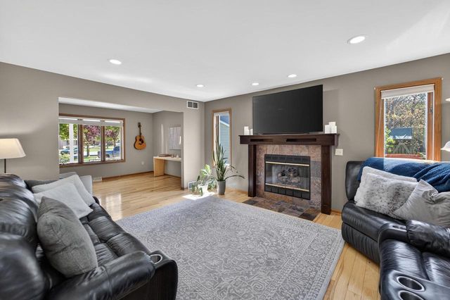 404 Doral Court, Waunakee, WI 53597