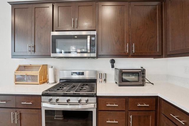 2413 Seaside Rd, Lathrop, CA 95330