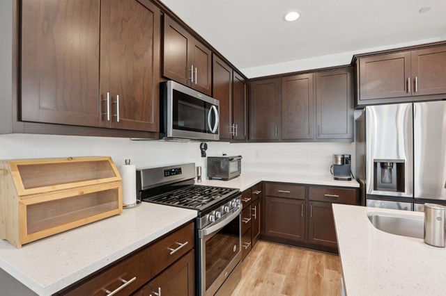 2413 Seaside Rd, Lathrop, CA 95330