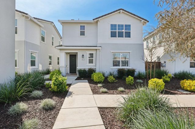 2413 Seaside Rd, Lathrop, CA 95330