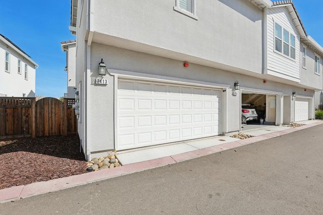 2413 Seaside Rd, Lathrop, CA 95330