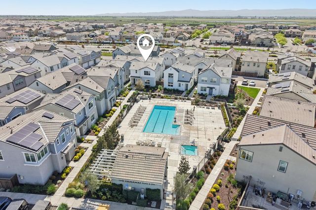 2413 Seaside Rd, Lathrop, CA 95330