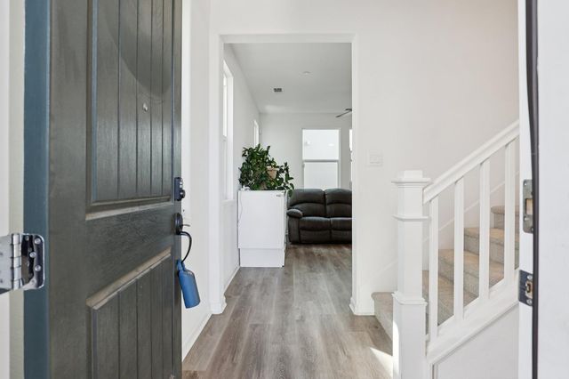 2413 Seaside Rd, Lathrop, CA 95330