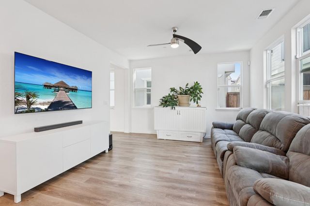 2413 Seaside Rd, Lathrop, CA 95330