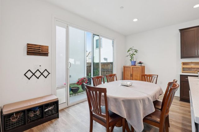 2413 Seaside Rd, Lathrop, CA 95330