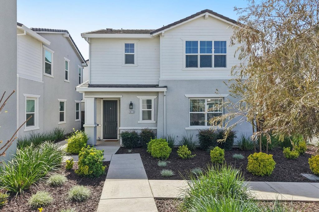 2413 Seaside Rd, Lathrop, CA 95330