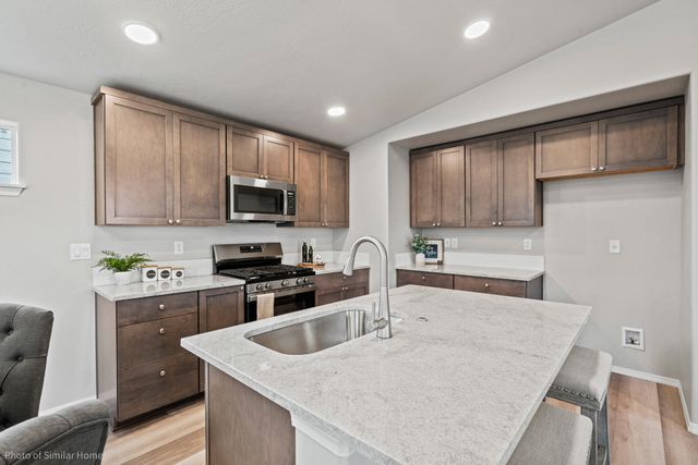 21541 NE Gather Place, Bend, OR 97702