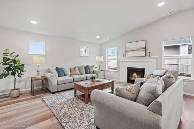 21541 NE Gather Place, Bend, OR 97702