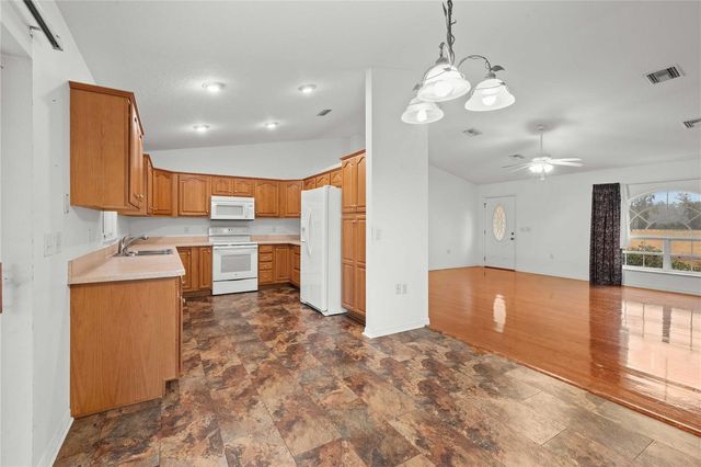 2378 C 478A, Webster, FL 33597