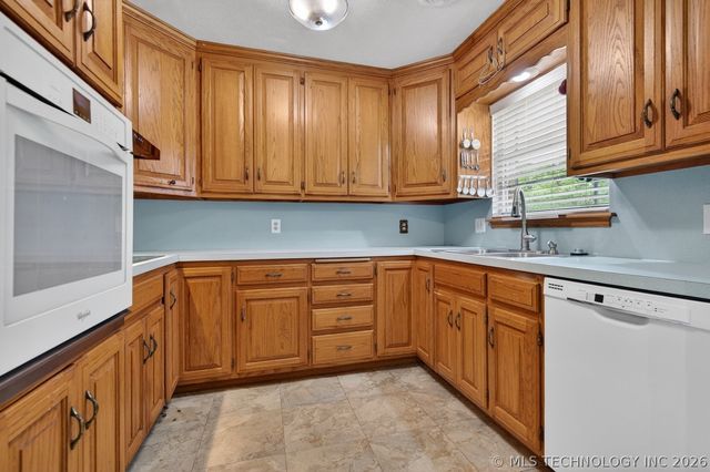 114 Ramblewood, Bartlesville, OK 74003