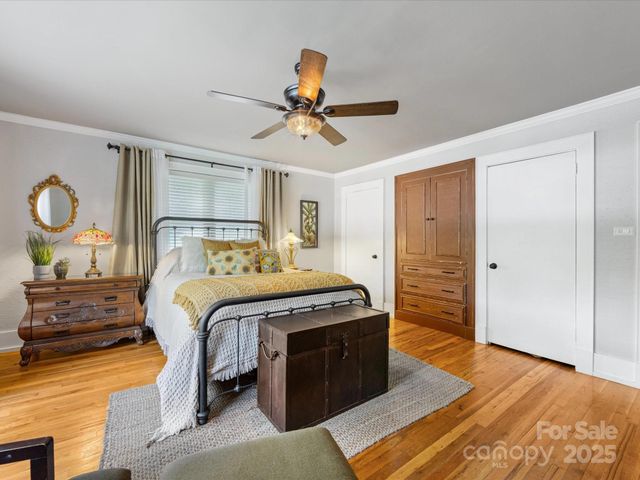 112 8th Avenue NW, Hickory, NC 28601