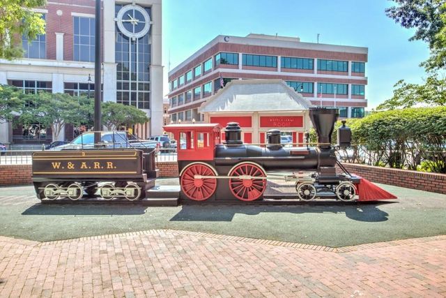 3265 Hilltop Circle, Marietta, GA 30066