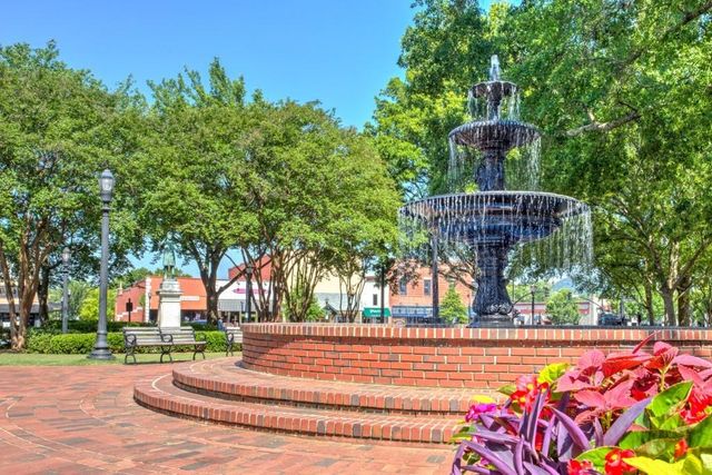 3265 Hilltop Circle, Marietta, GA 30066