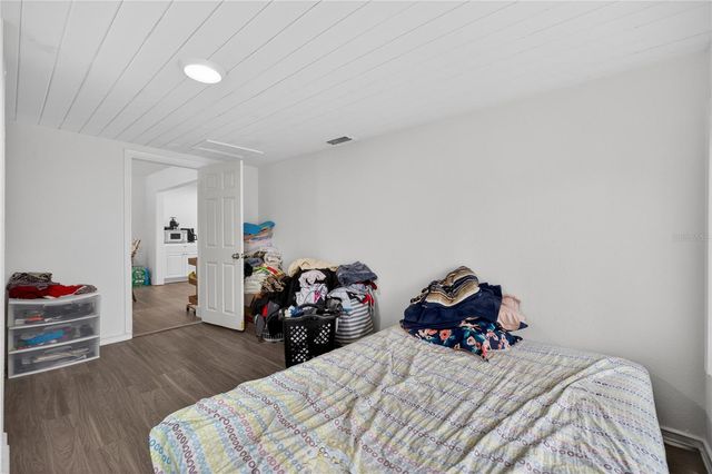 303 E HOLLYWOOD ST, Tampa, FL 33604