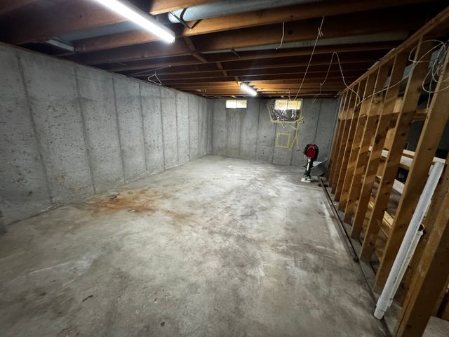 414 NE 9th Street, Ankeny, IA 50021