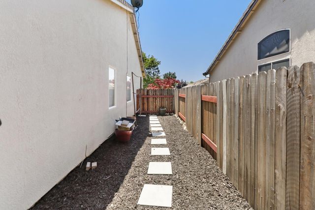 648 Spaulding Dr, Roseville, CA 95678