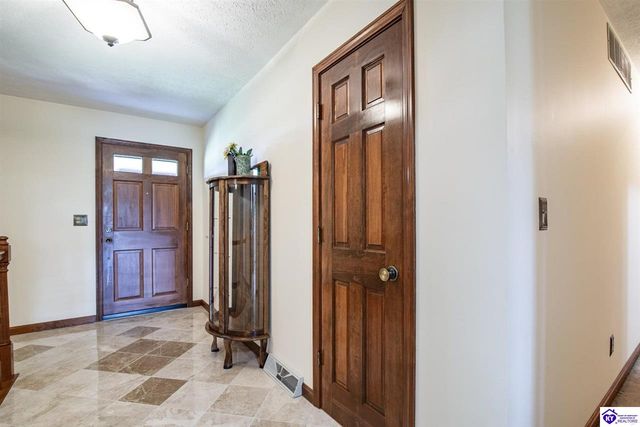 11441 Rineyville Road, Vine Grove, KY 40175