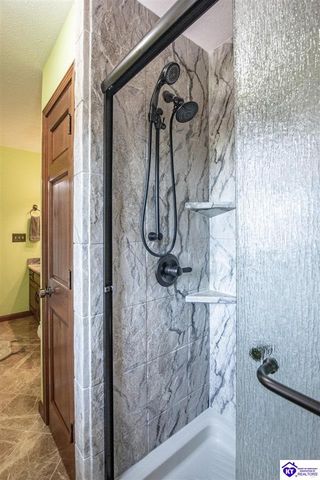 11441 Rineyville Road, Vine Grove, KY 40175