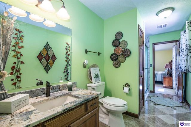 11441 Rineyville Road, Vine Grove, KY 40175