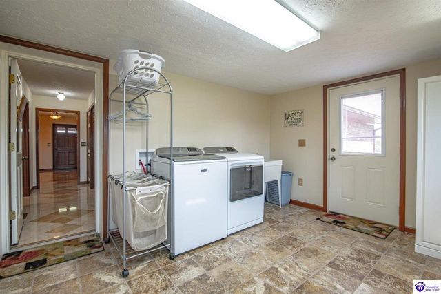 11441 Rineyville Road, Vine Grove, KY 40175