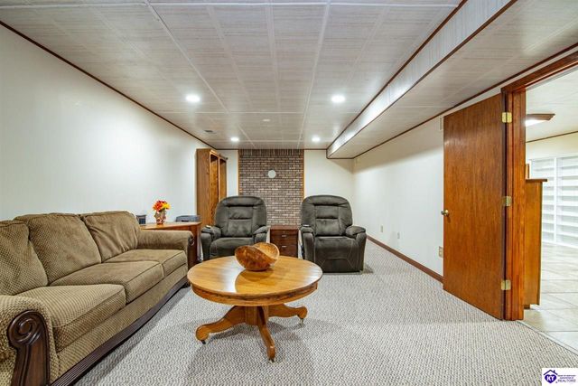 11441 Rineyville Road, Vine Grove, KY 40175