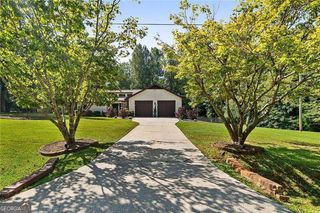 195 PINE TRAIL Road, Fayetteville, GA 30214
