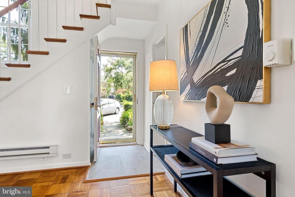 3107 RAVENSWORTH PL, Alexandria, VA 22302