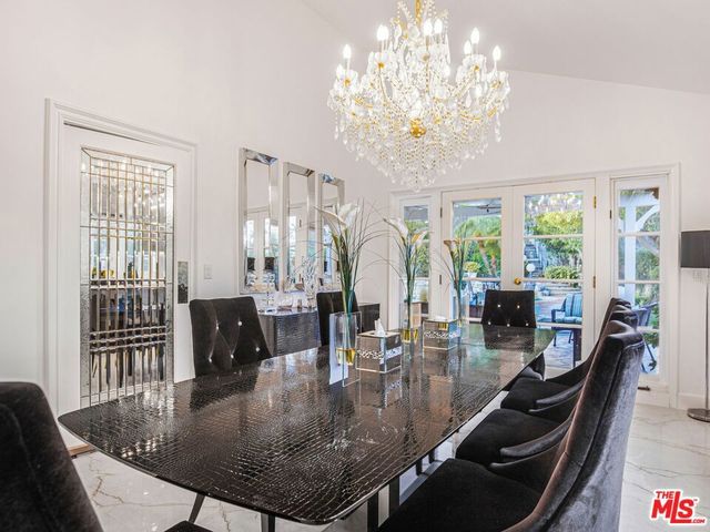 6111 County Oak Road, Woodland Hills, CA 91367