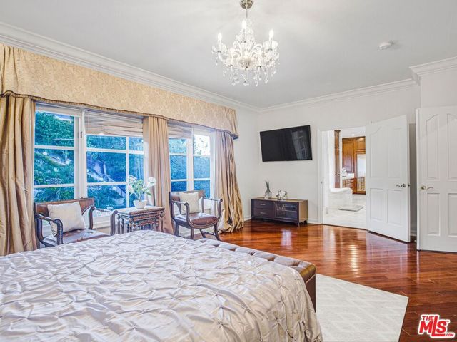 6111 County Oak Road, Woodland Hills, CA 91367