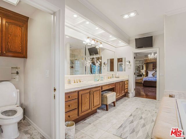 6111 County Oak Road, Woodland Hills, CA 91367