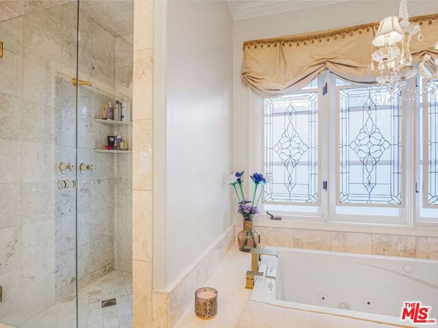 6111 County Oak Road, Woodland Hills, CA 91367