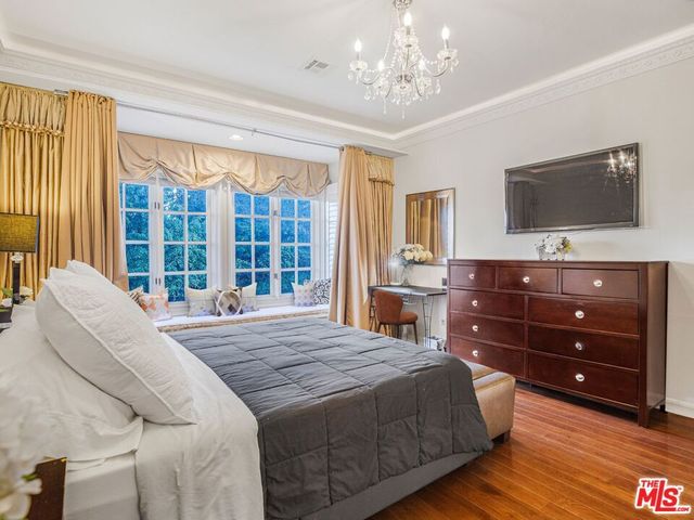 6111 County Oak Road, Woodland Hills, CA 91367