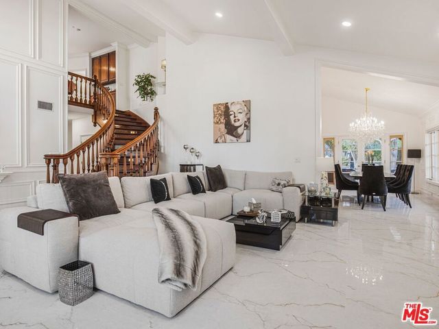 6111 County Oak Road, Woodland Hills, CA 91367